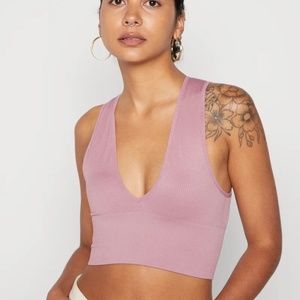 NWT Urban Outfitters Josie Seamless V-Neck Vest Top in PURPLE/PLUM Size MEDIUM